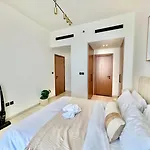 Dreamy & Cozy 1Br In Jvc With Balcony