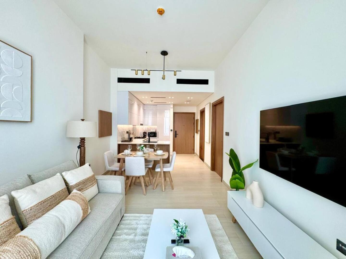 Dreamy & Cozy 1br In Jvc With Balcony Apartment