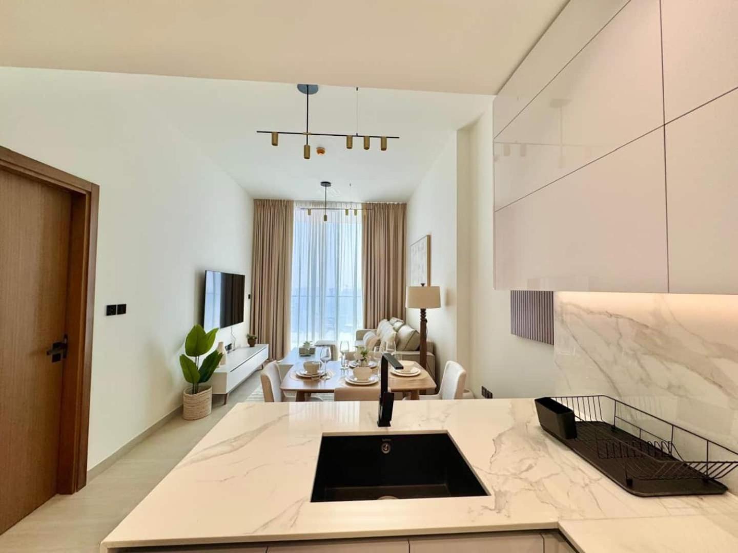 Dreamy & Cozy 1br In Jvc With Balcony Dubai
