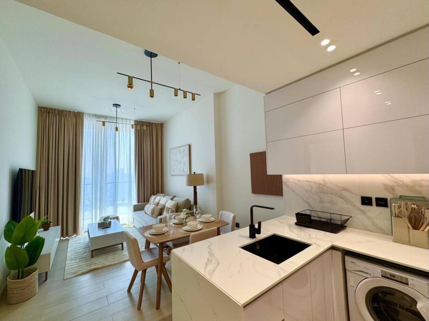 Dreamy & Cozy 1br In Jvc With Balcony * Dubai