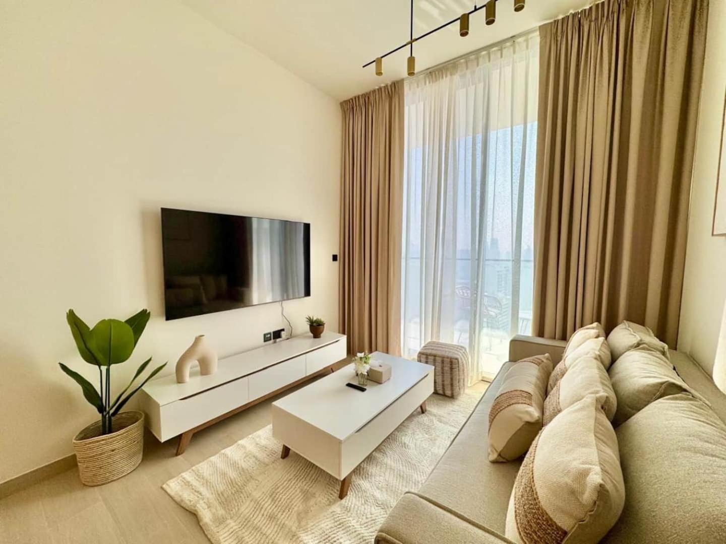 Dreamy & Cozy 1br In Jvc With Balcony * Dubai